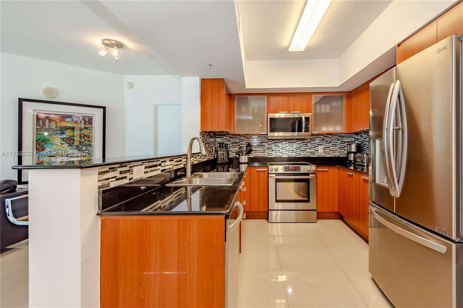 La Perla at 16699 Collins Ave, Sunny Isles Beach, FL 33160 - For Sale photo 4