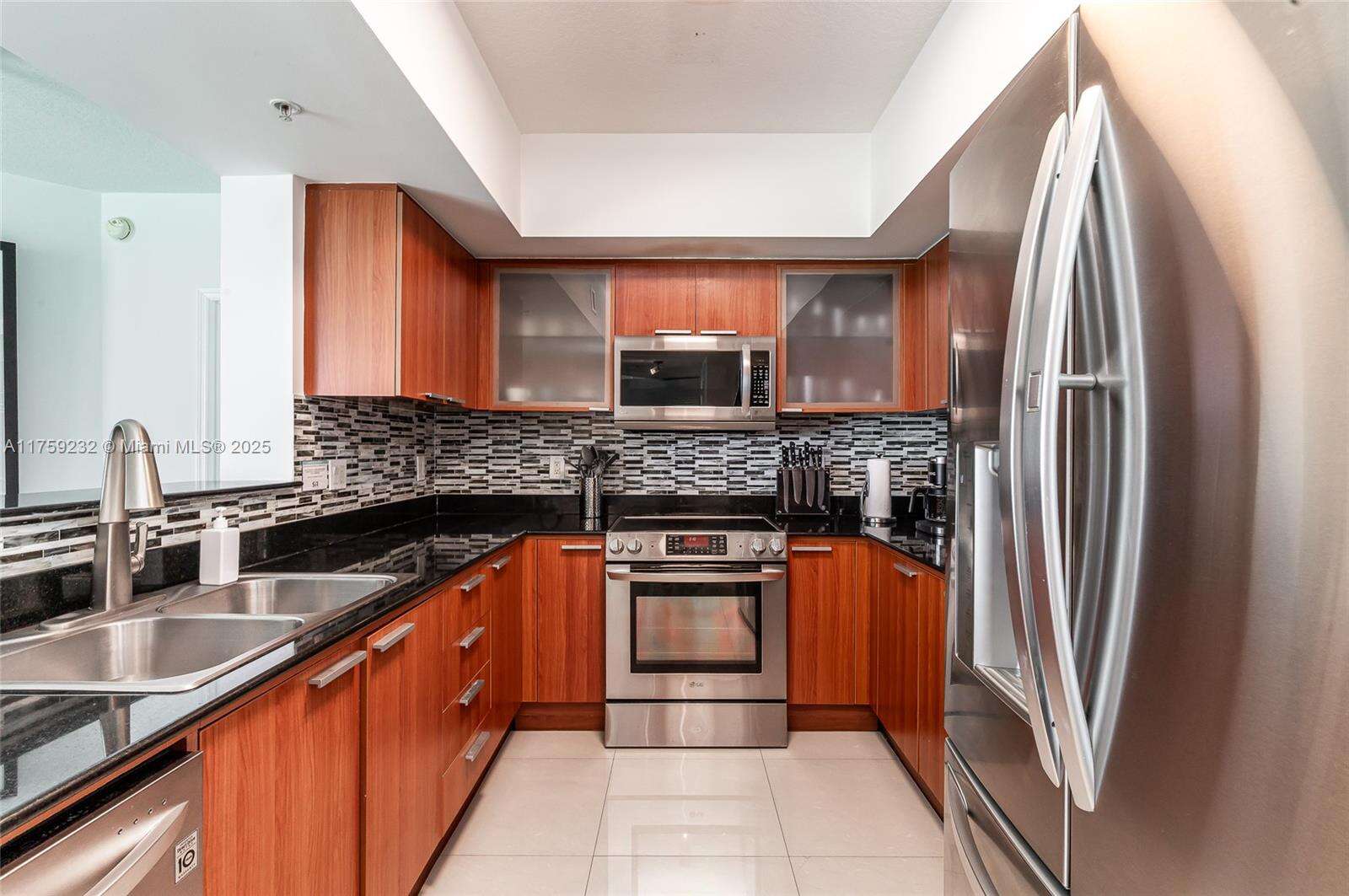 La Perla at 16699 Collins Ave, Sunny Isles Beach, FL 33160 - For Sale photo 7