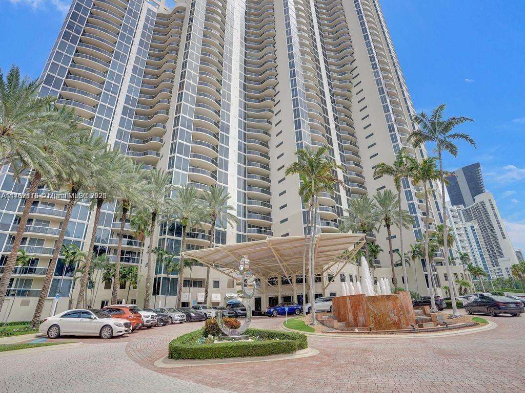 THE PINNACLE - 17555 Collins Ave, Sunny Isles Beach, FL 33160 | Picture 1