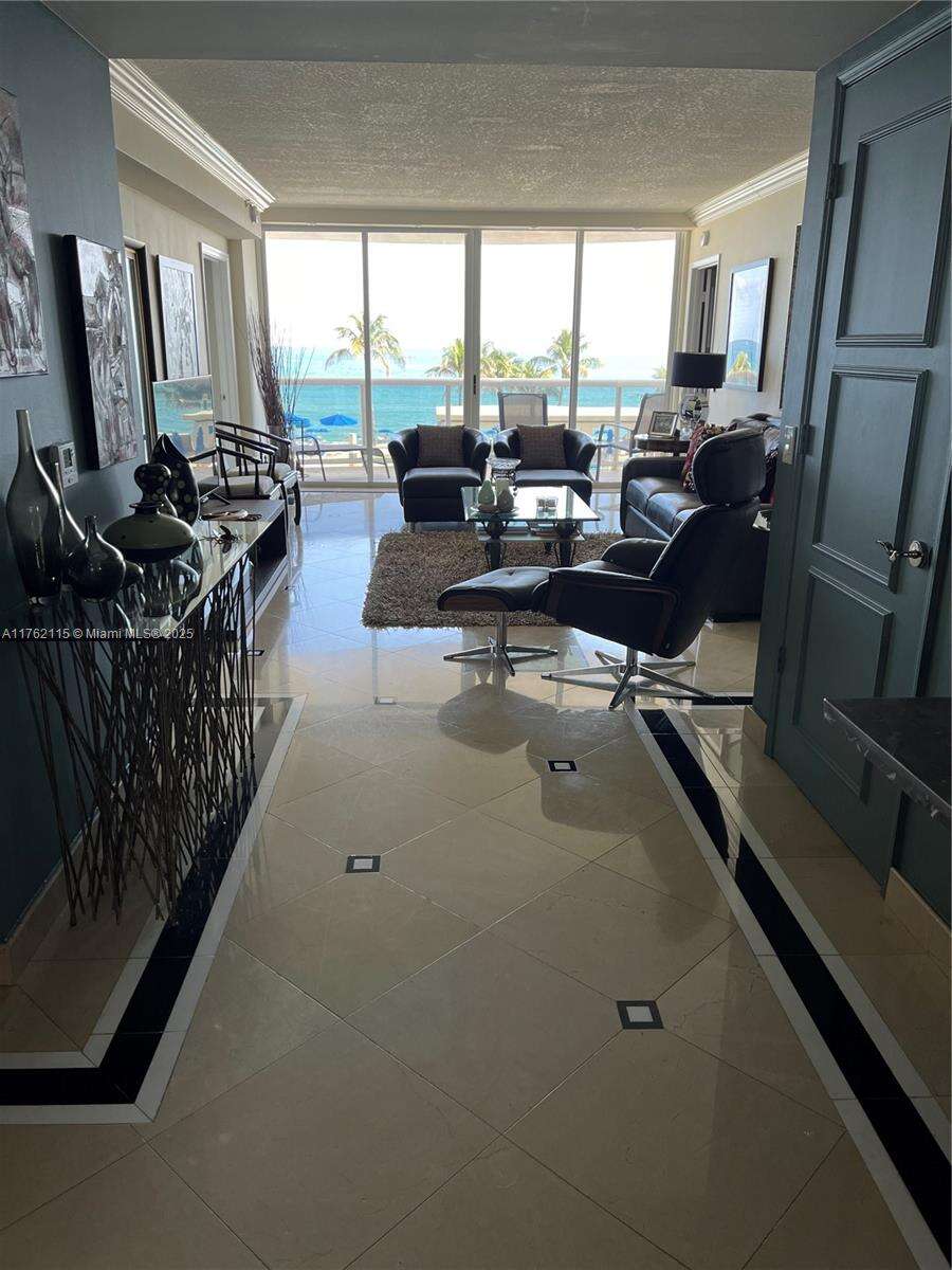 THE PINNACLE - 17555 Collins Ave, Sunny Isles Beach, FL 33160 | Picture 13