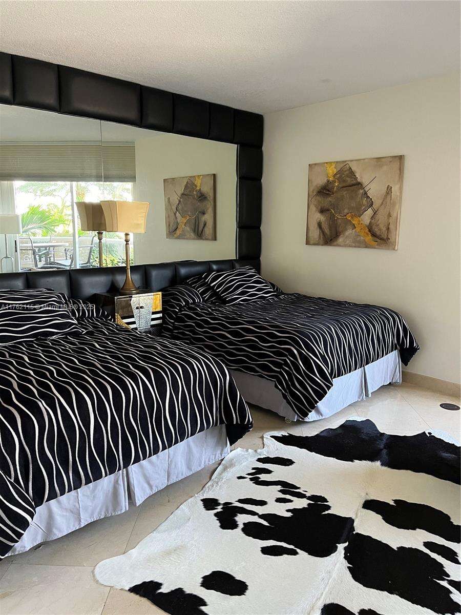 THE PINNACLE - 17555 Collins Ave, Sunny Isles Beach, FL 33160 | Picture 5