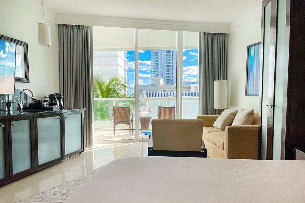 Fontainebleau 3 at 4391 Collins Ave, Miami Beach, FL 33140 - For Sale photo 4