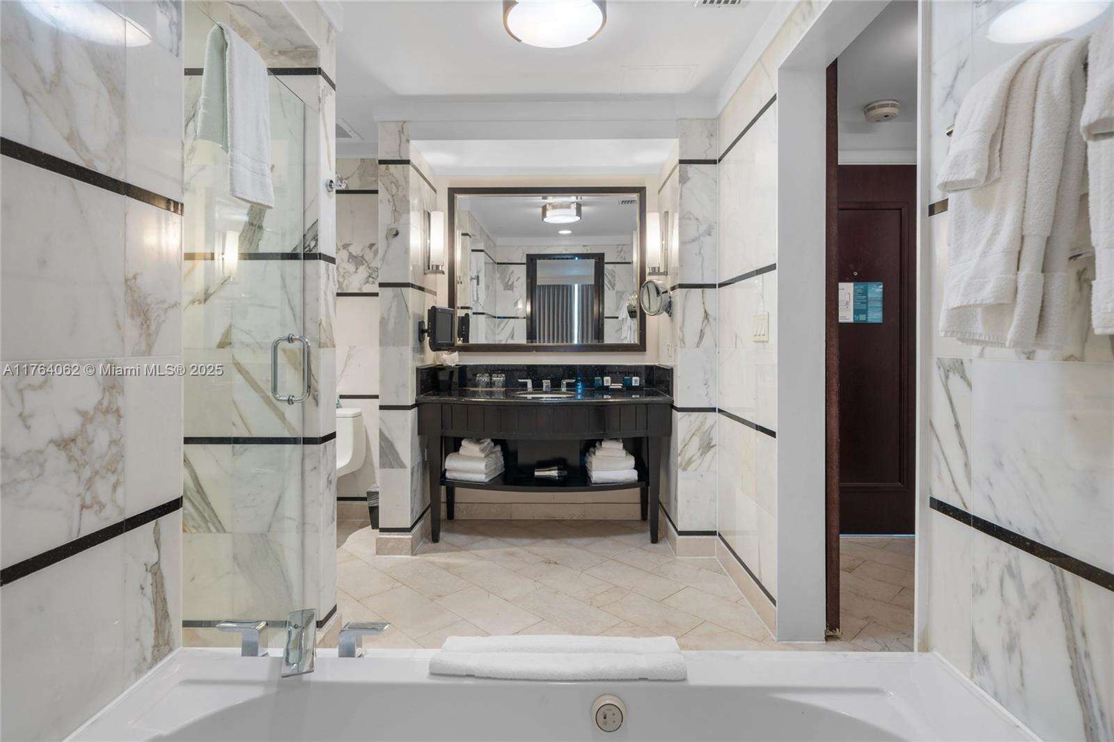 Fontainebleau 3 at 4391 Collins Ave, Miami Beach, FL 33140 - For Sale photo 6