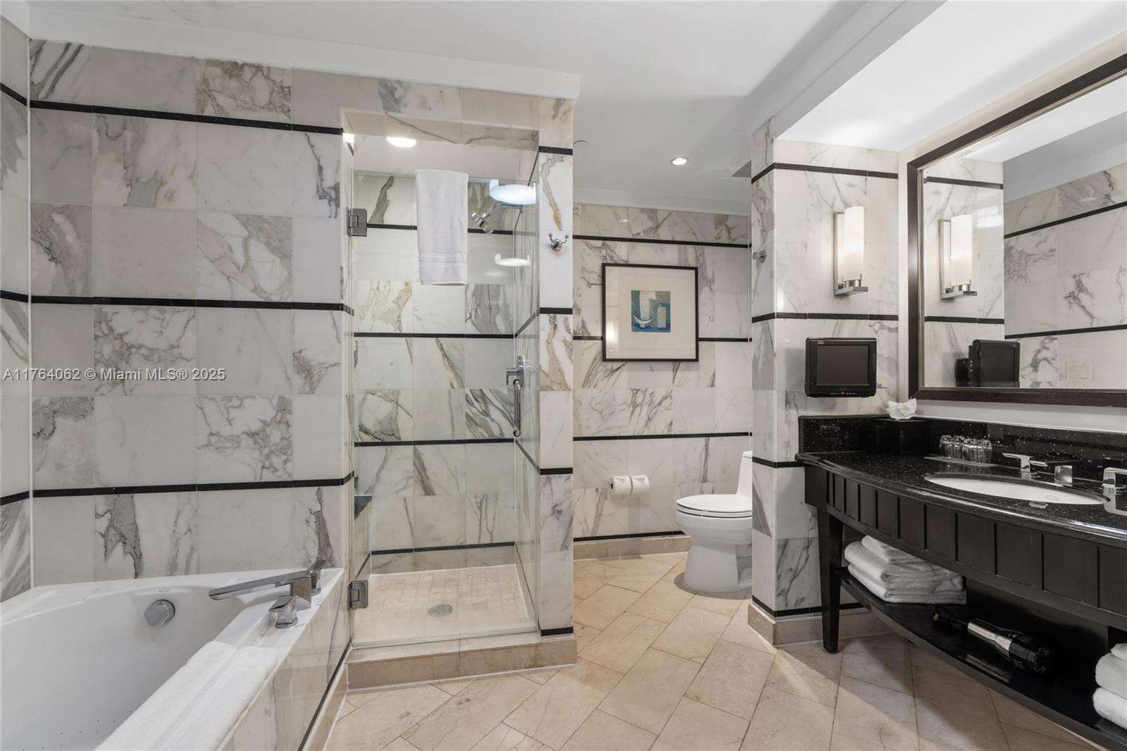 Fontainebleau 3 at 4391 Collins Ave, Miami Beach, FL 33140 - For Sale photo 7