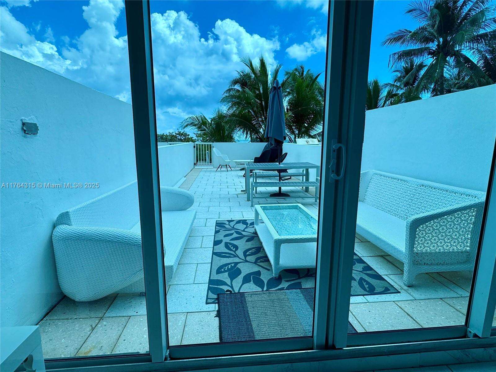 CASTLE BEACH CLUB - 5445 Collins Ave, Miami Beach, FL 33140 | Picture 11