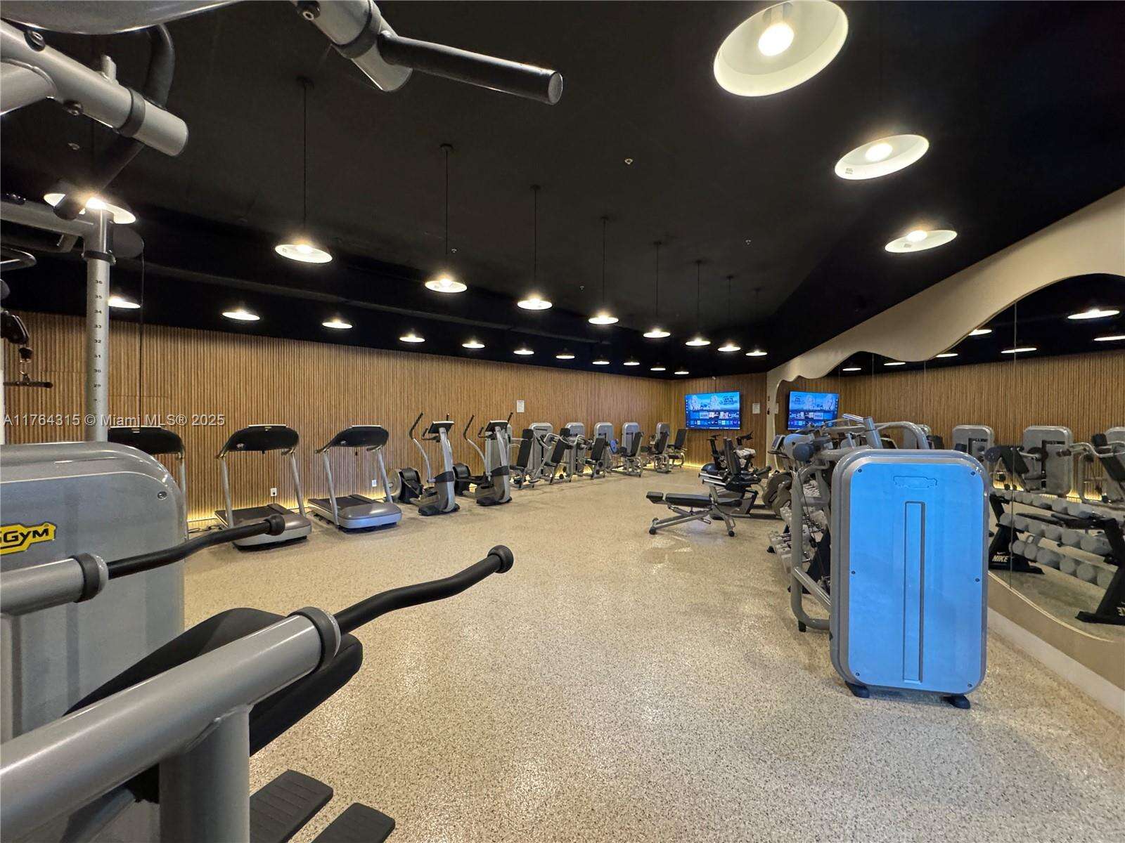 CASTLE BEACH CLUB - 5445 Collins Ave, Miami Beach, FL 33140 | Picture 19