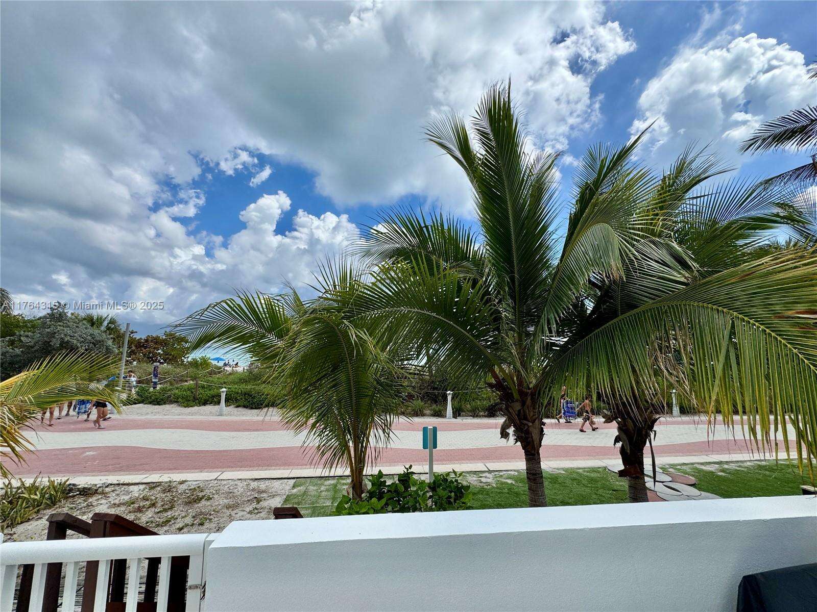 CASTLE BEACH CLUB - 5445 Collins Ave, Miami Beach, FL 33140 | Picture 8