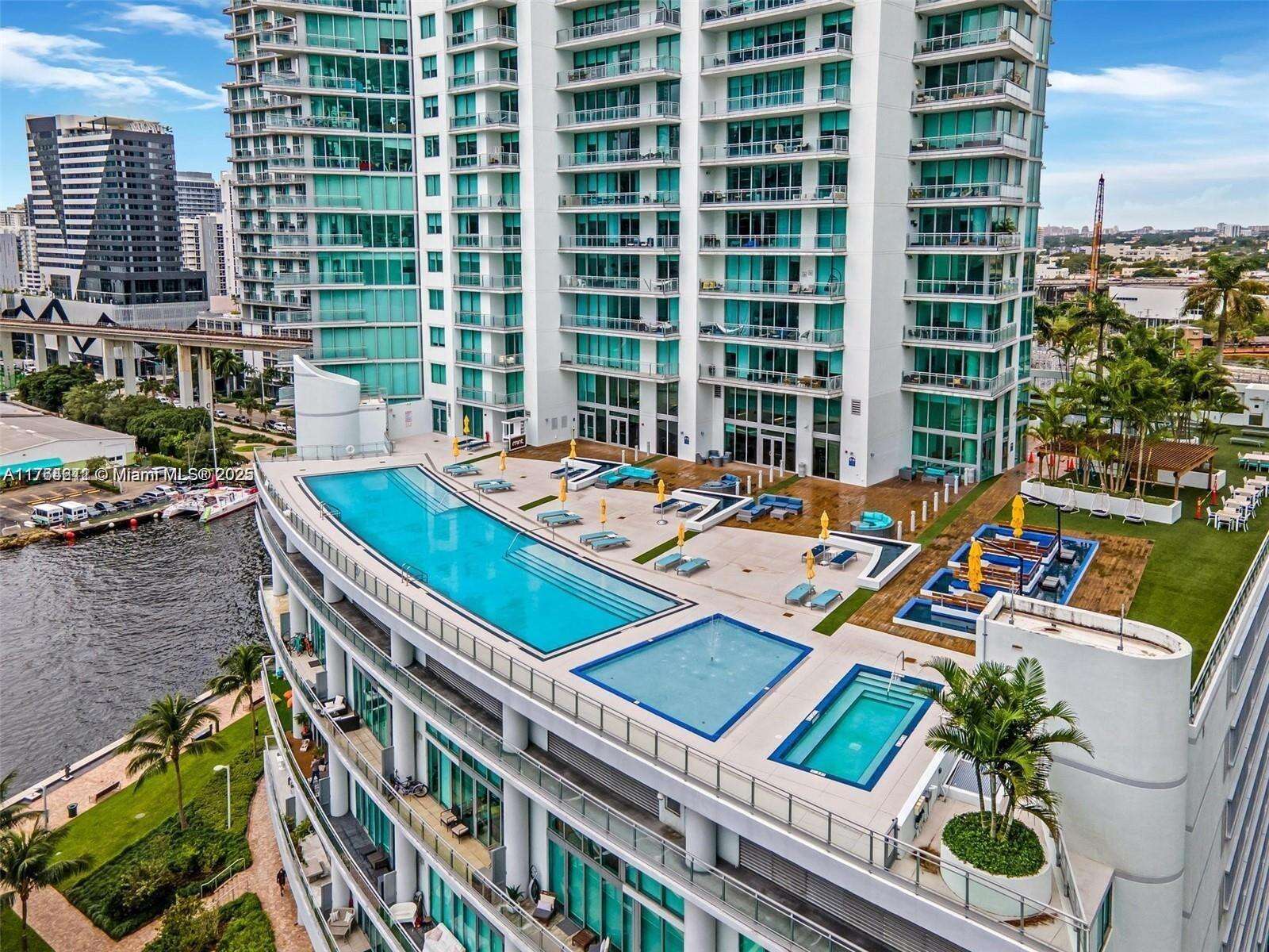 Mint at 92 3 St, Miami, FL 33130 - For Sale photo 1