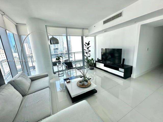 Mint at 92 3 St, Miami, FL 33130 - For Sale photo 4