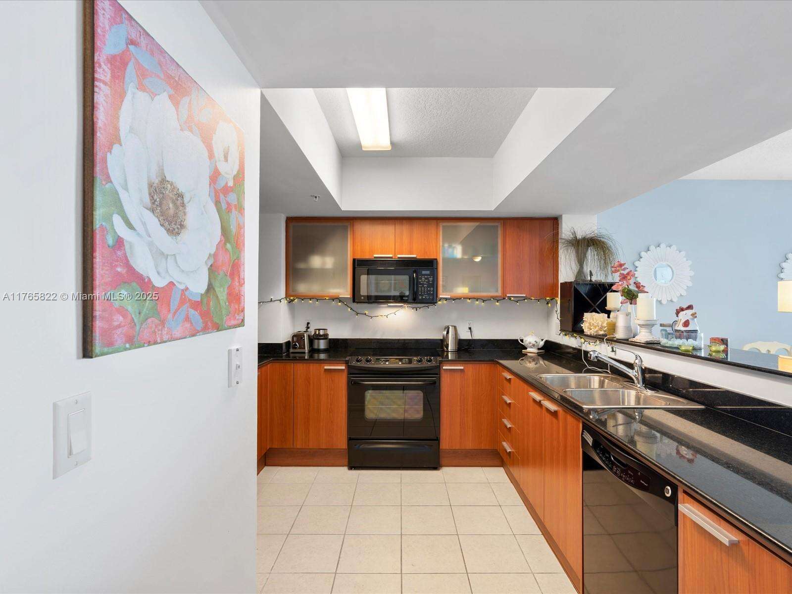 La Perla at 16699 Collins Ave, Sunny Isles Beach, FL 33160 - For Sale photo 15