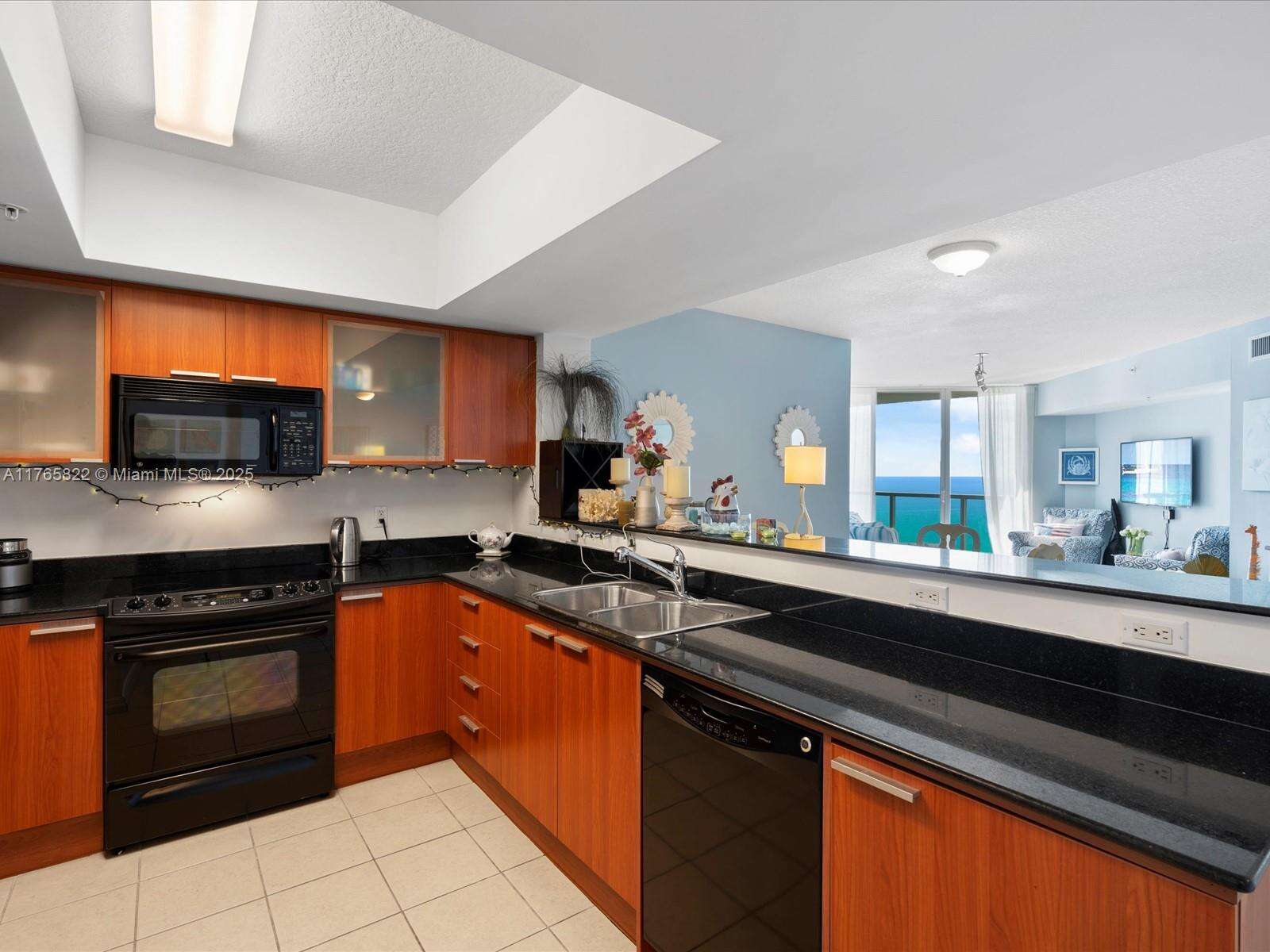 La Perla at 16699 Collins Ave, Sunny Isles Beach, FL 33160 - For Sale photo 16
