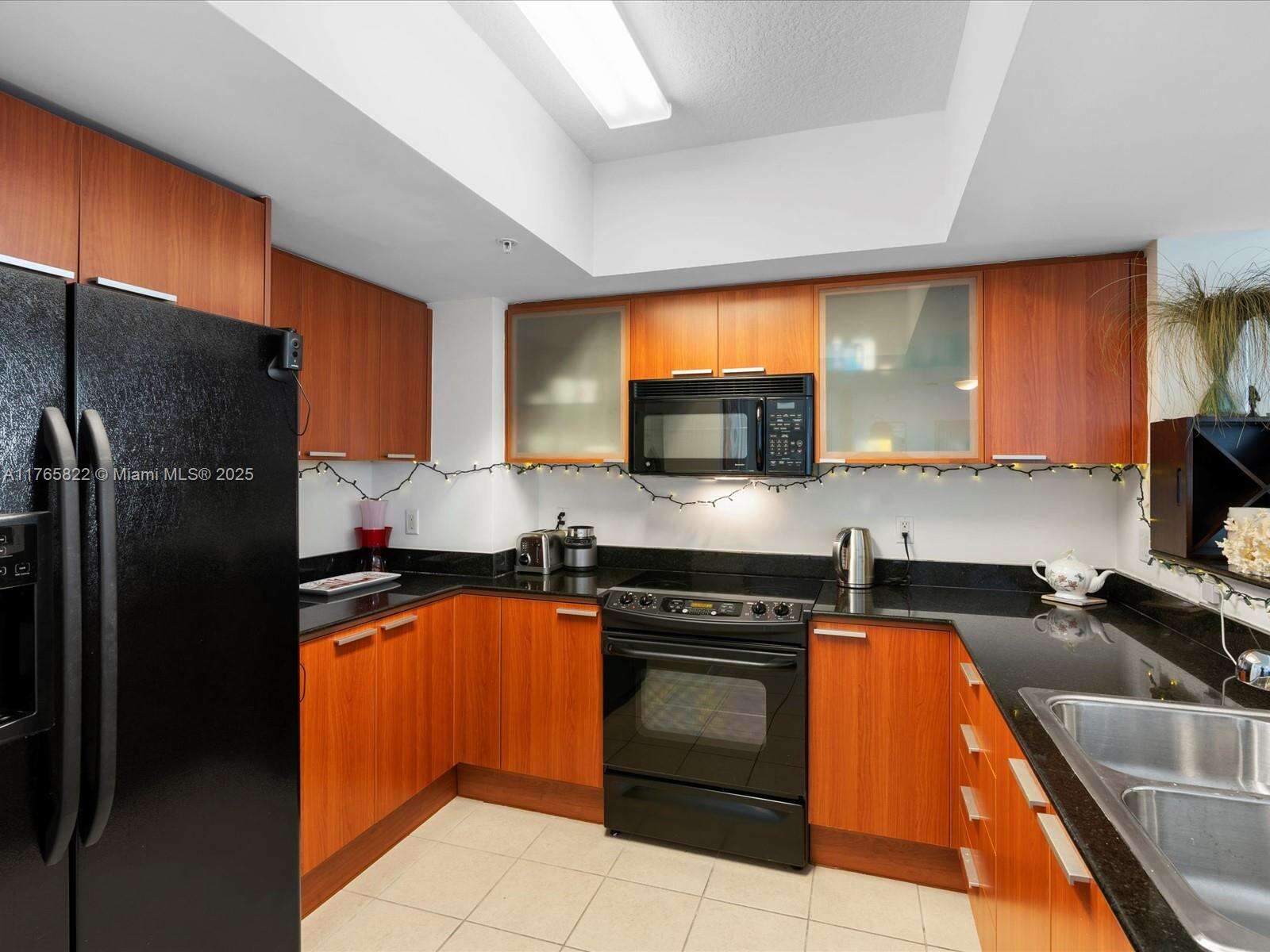 La Perla at 16699 Collins Ave, Sunny Isles Beach, FL 33160 - For Sale photo 17