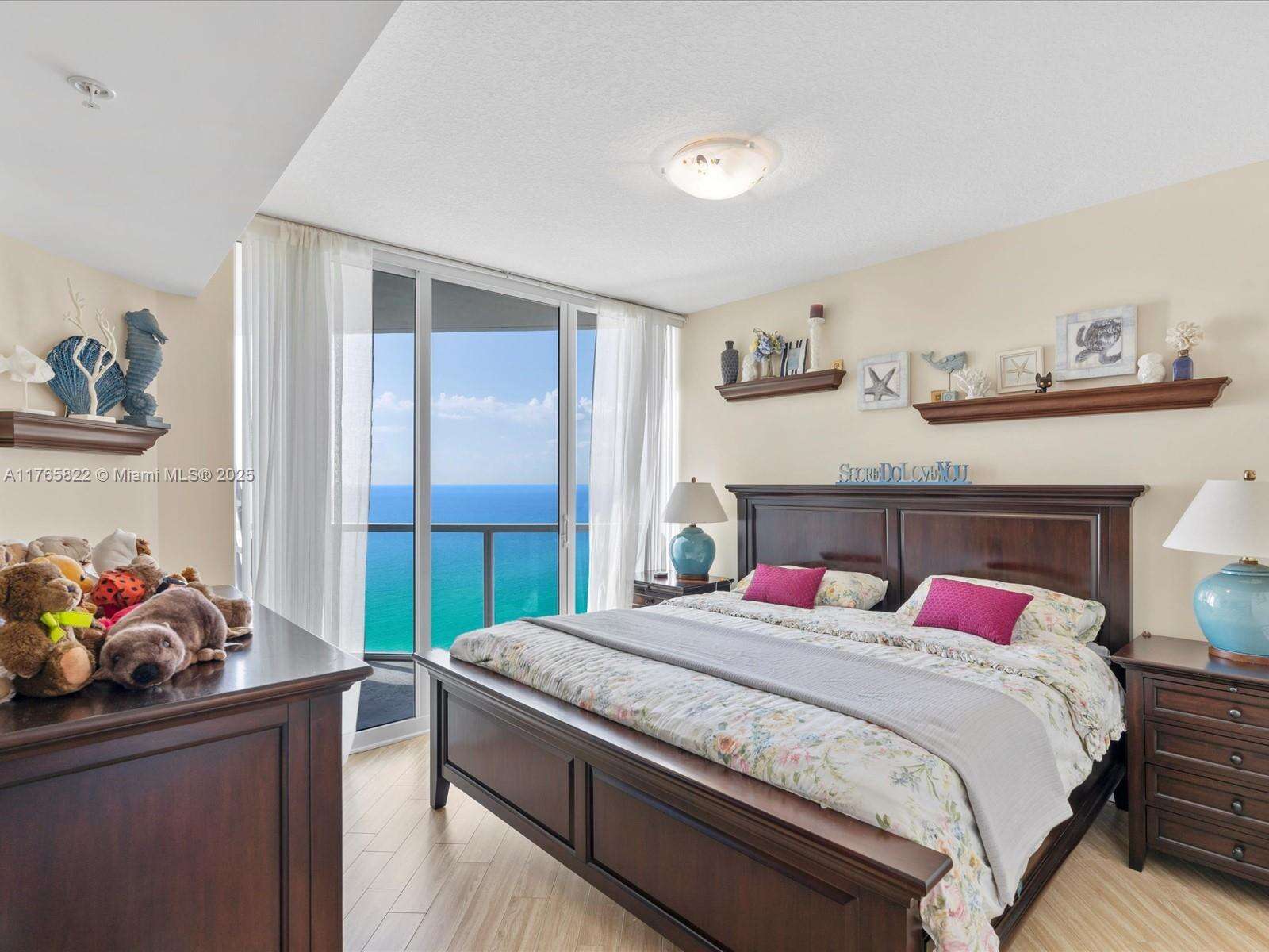 La Perla at 16699 Collins Ave, Sunny Isles Beach, FL 33160 - For Sale photo 22