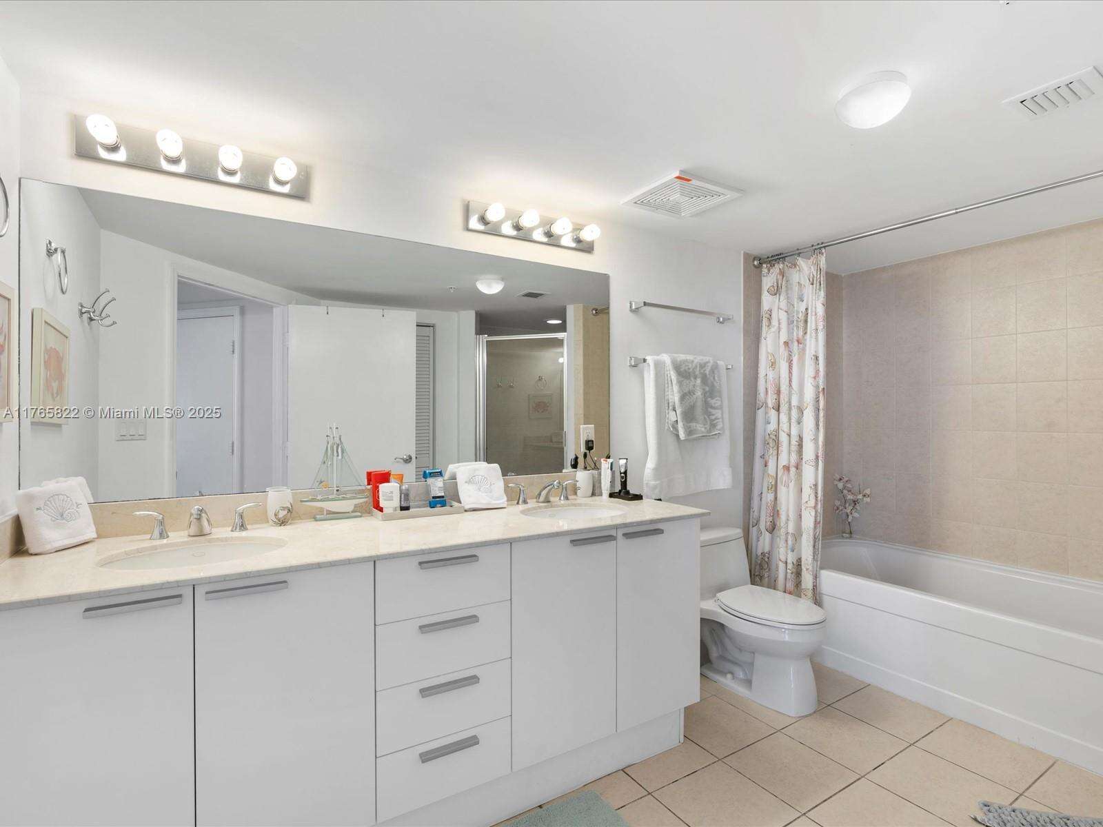La Perla at 16699 Collins Ave, Sunny Isles Beach, FL 33160 - For Sale photo 27