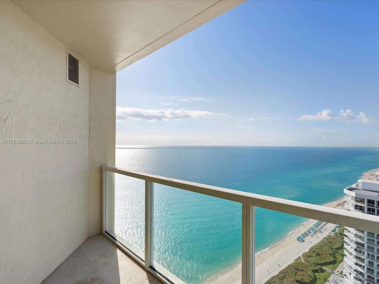 La Perla at 16699 Collins Ave, Sunny Isles Beach, FL 33160 - For Sale photo 29