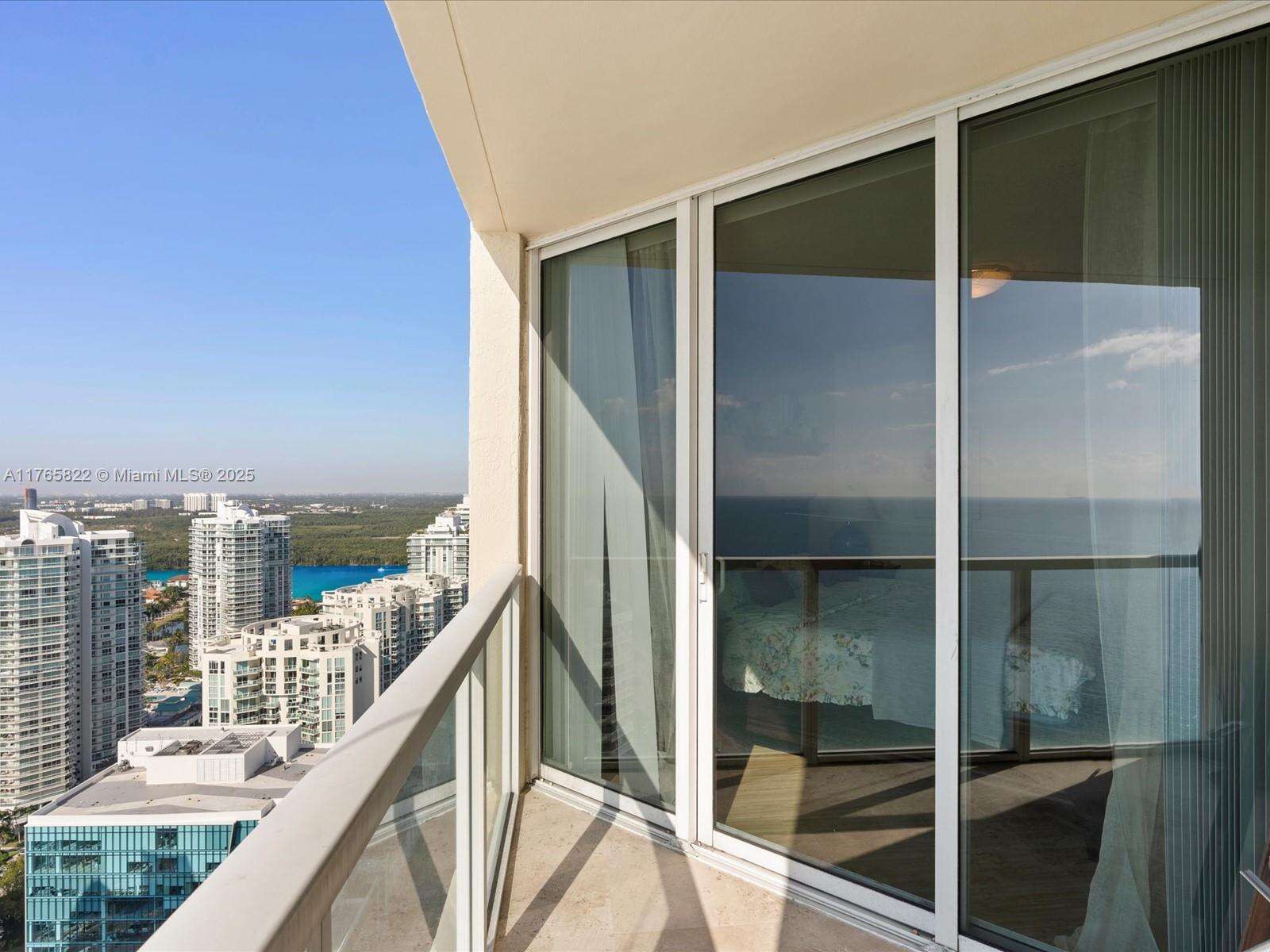 La Perla at 16699 Collins Ave, Sunny Isles Beach, FL 33160 - For Sale photo 31