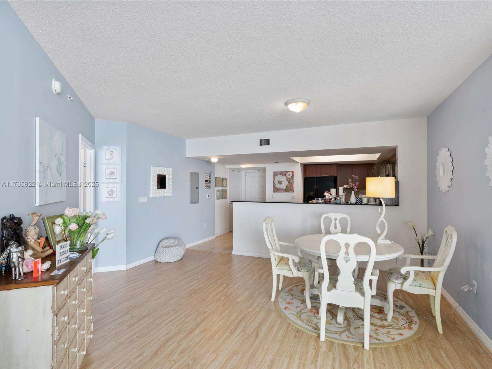La Perla at 16699 Collins Ave, Sunny Isles Beach, FL 33160 - For Sale photo 10