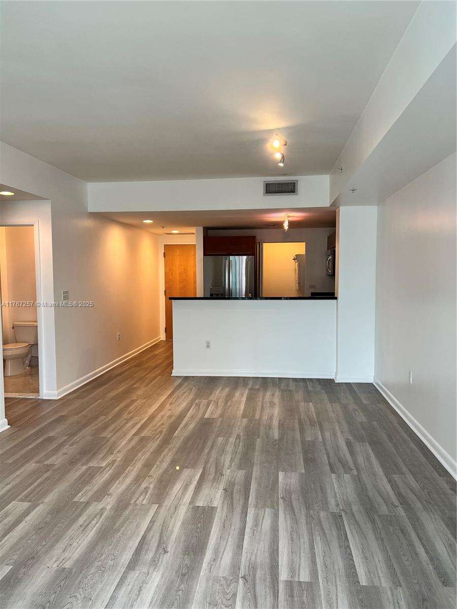 Vizcayne North at 244 Biscayne Blvd, Miami, FL 33132 - For Sale photo 1