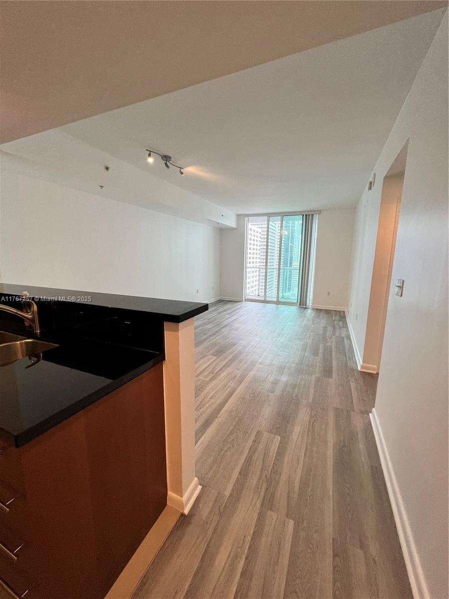 Vizcayne North at 244 Biscayne Blvd, Miami, FL 33132 - For Sale photo 2