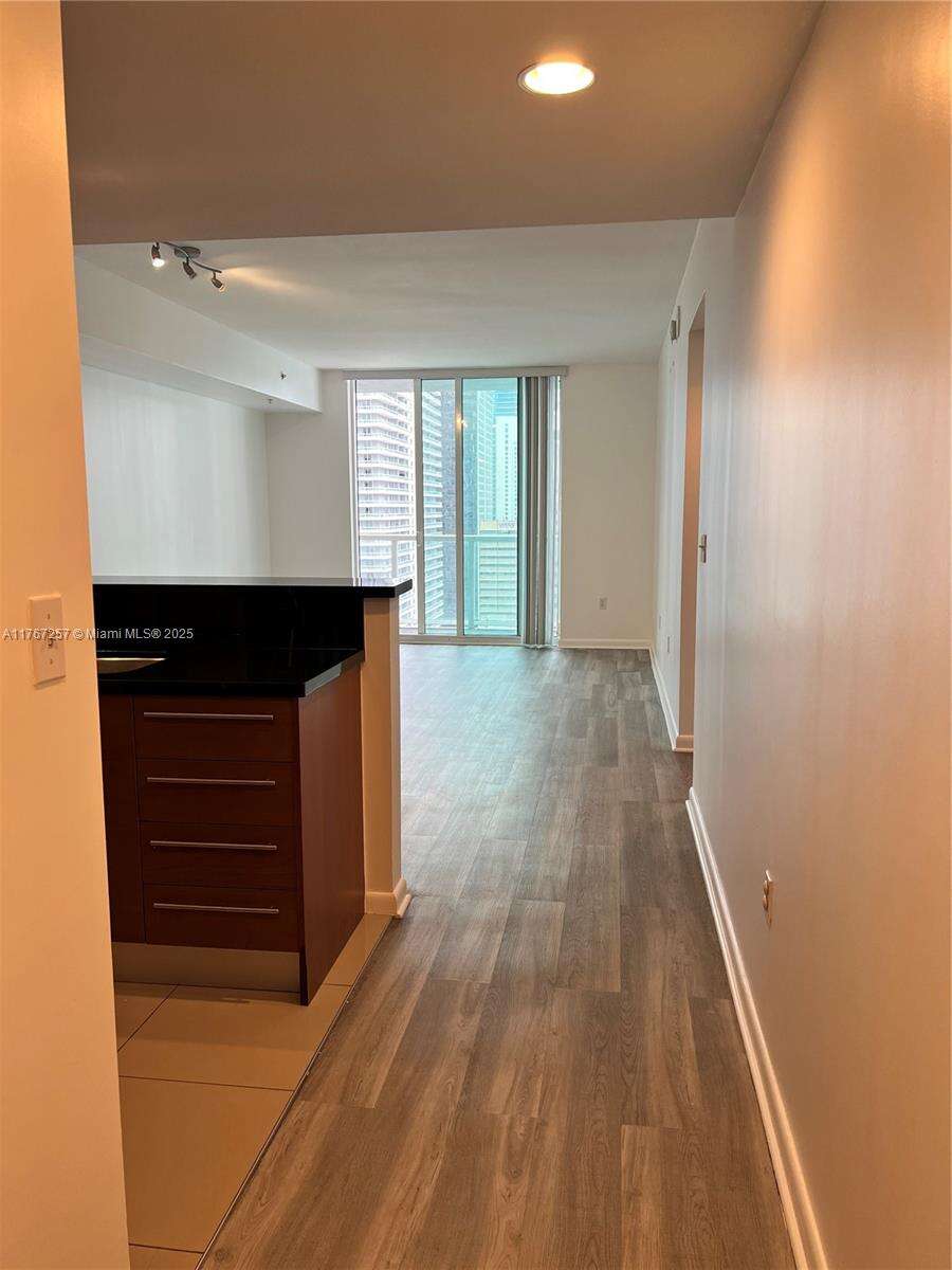 Vizcayne North at 244 Biscayne Blvd, Miami, FL 33132 - For Sale photo 3