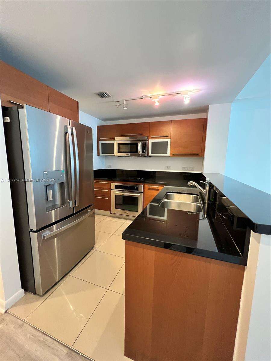 Vizcayne North at 244 Biscayne Blvd, Miami, FL 33132 - For Sale photo 4