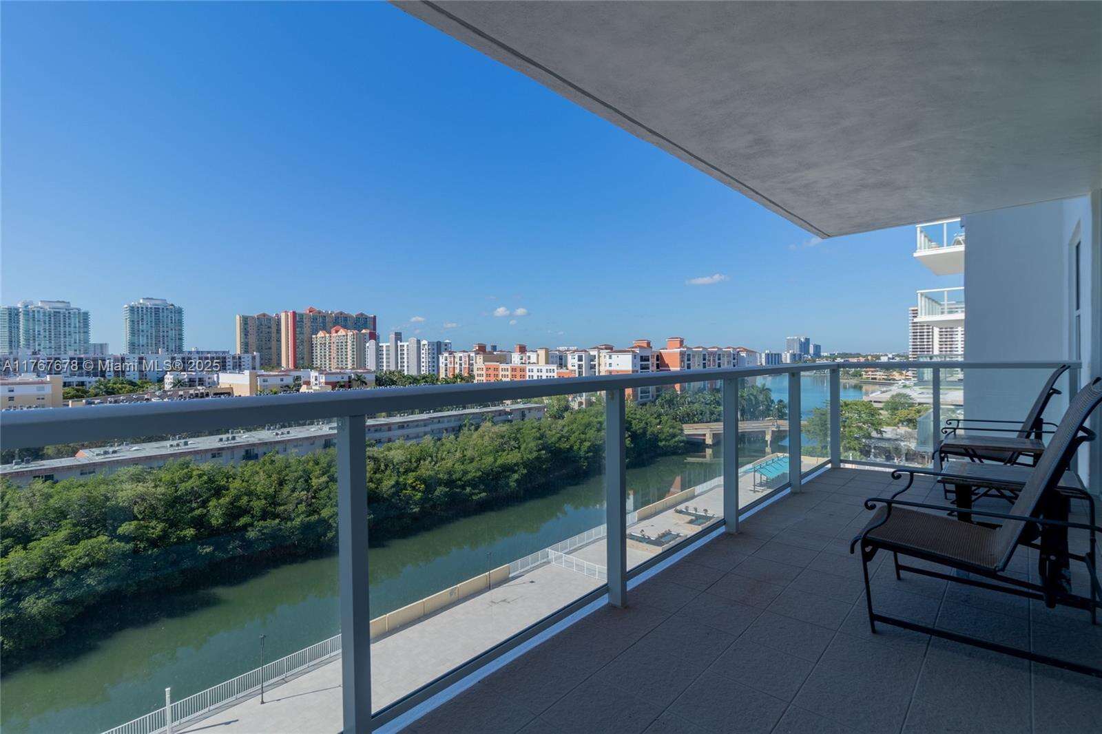 Winston Towers 300 Condos for Sale & Rent | Picture 1