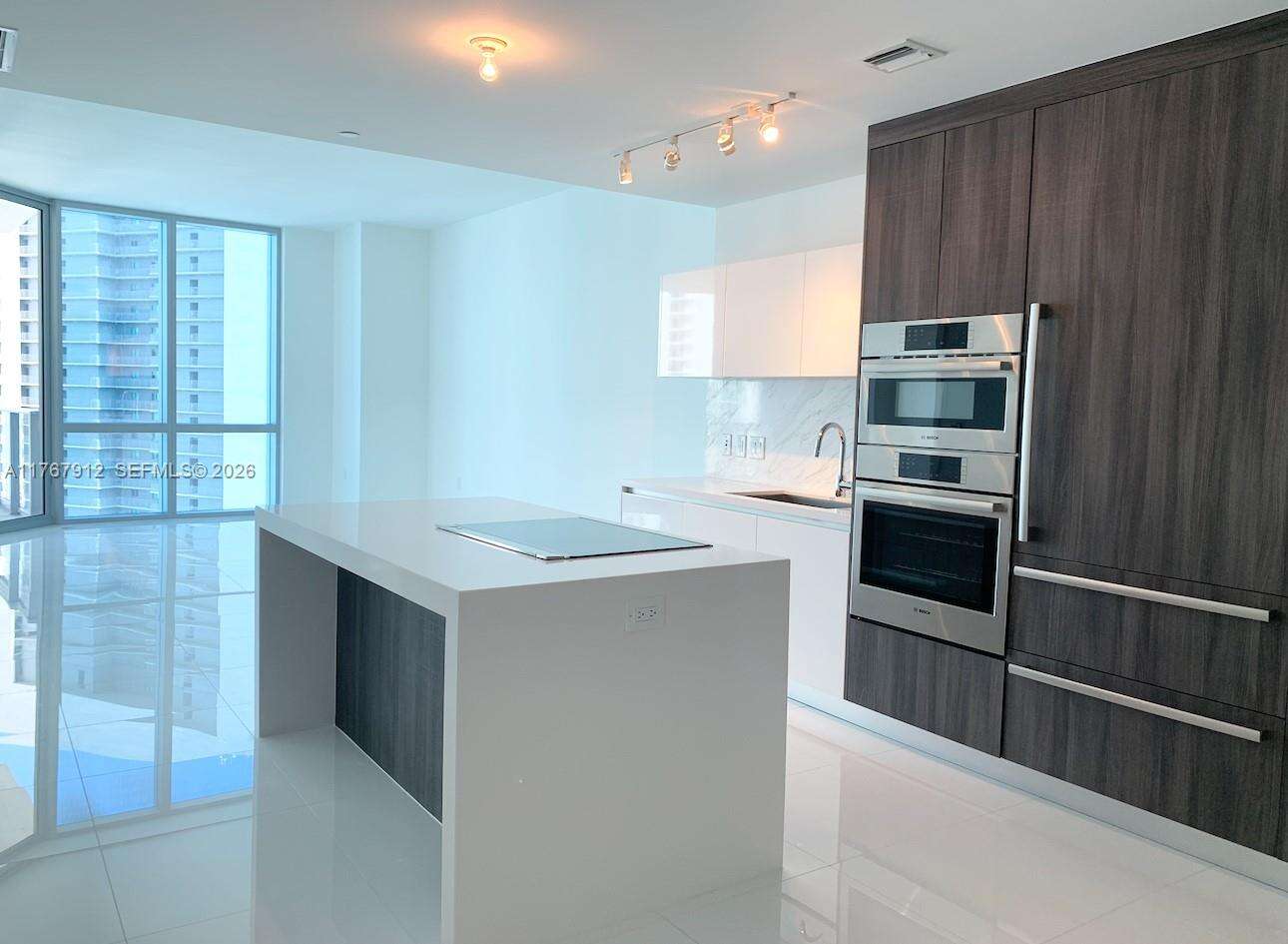 Paramount Miami Worldcenter at 851 1 Ave, Miami, FL 33132 - For Sale photo 12