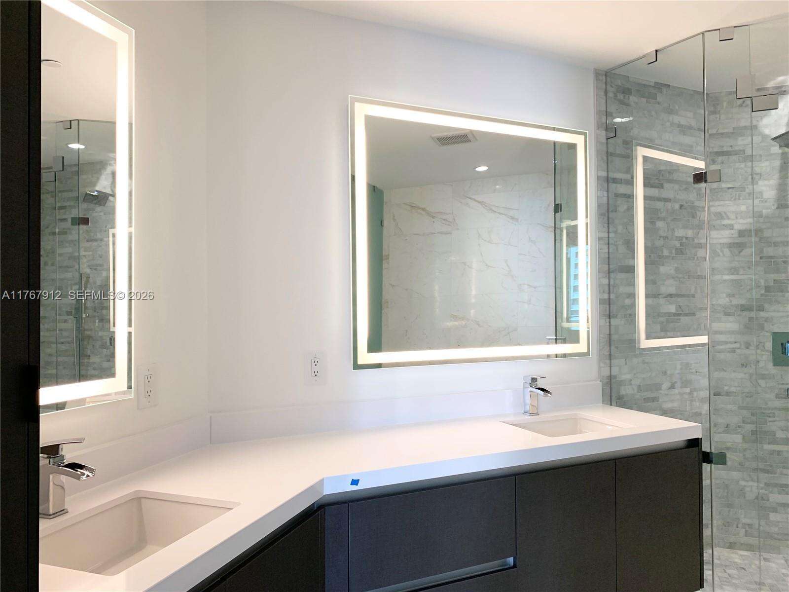 Paramount Miami Worldcenter at 851 1 Ave, Miami, FL 33132 - For Sale photo 16