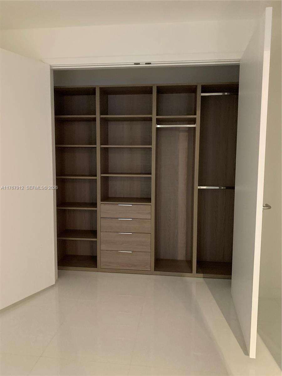 Paramount Miami Worldcenter at 851 1 Ave, Miami, FL 33132 - For Sale photo 19