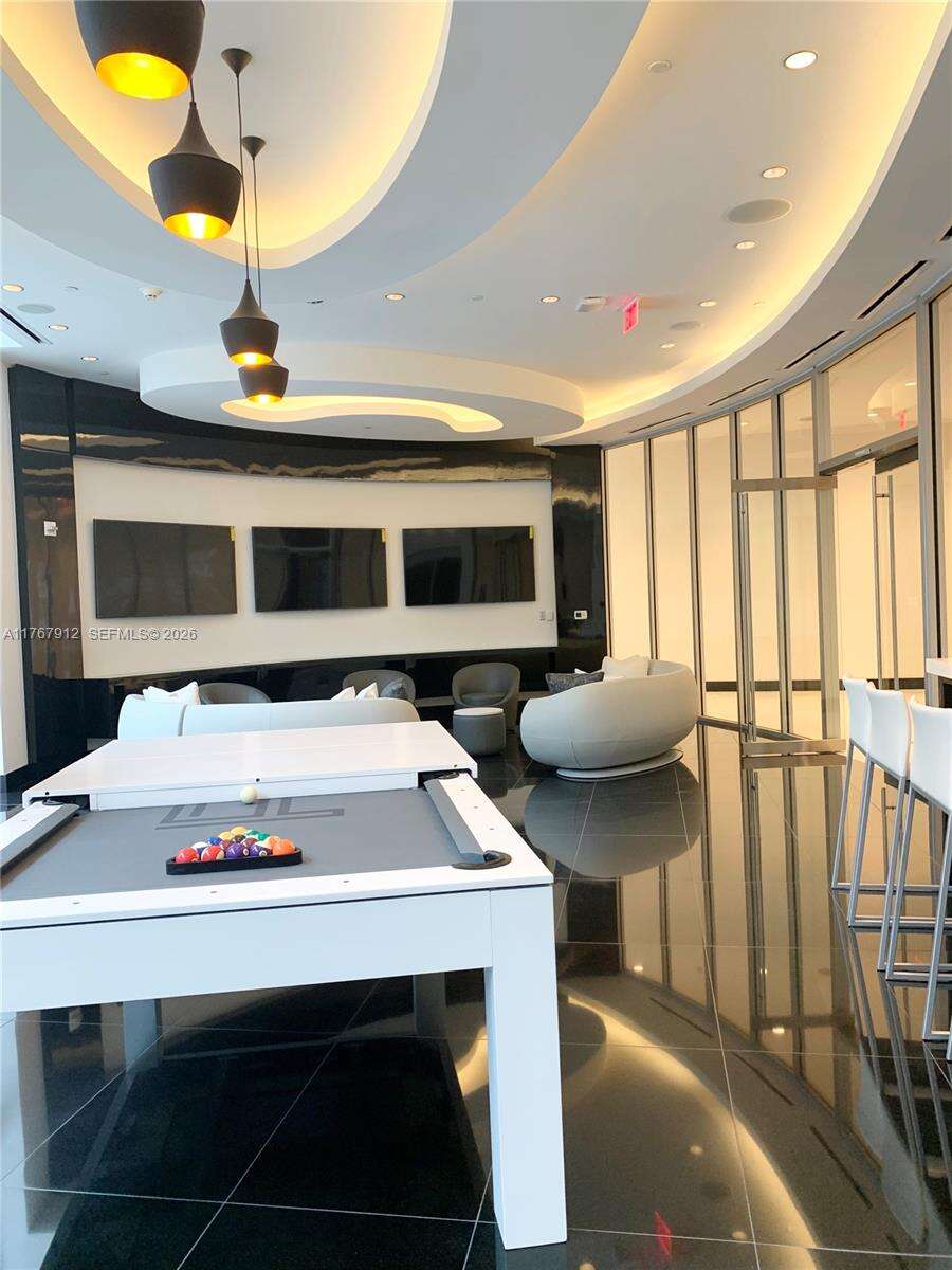 Paramount Miami Worldcenter at 851 1 Ave, Miami, FL 33132 - For Sale photo 3