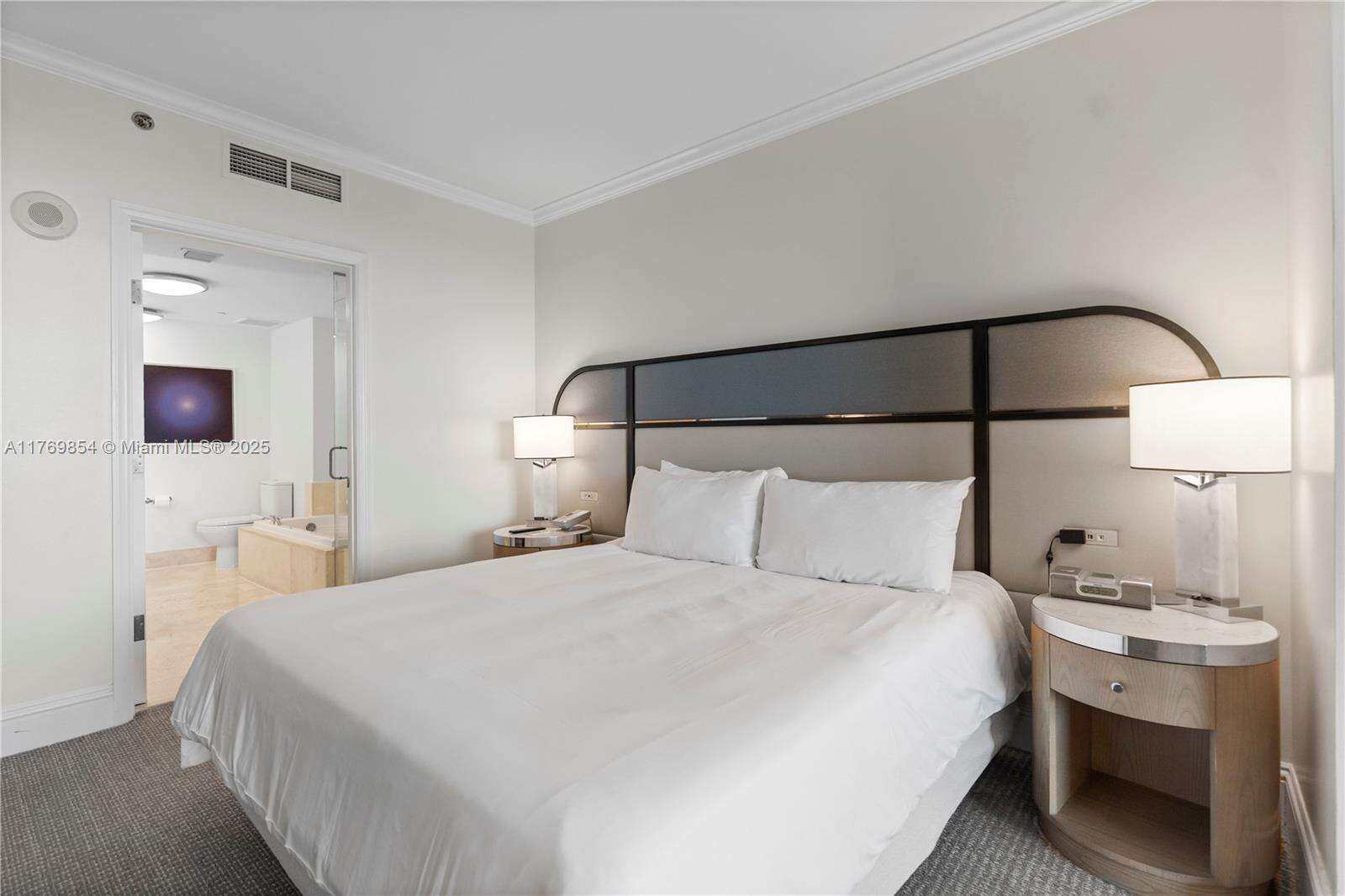 Fontainebleau 2 at 4401 Collins Ave, Miami Beach, FL 33140 - For Sale photo 11