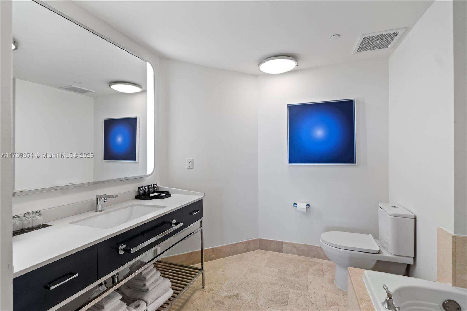 Fontainebleau 2 at 4401 Collins Ave, Miami Beach, FL 33140 - For Sale photo 14