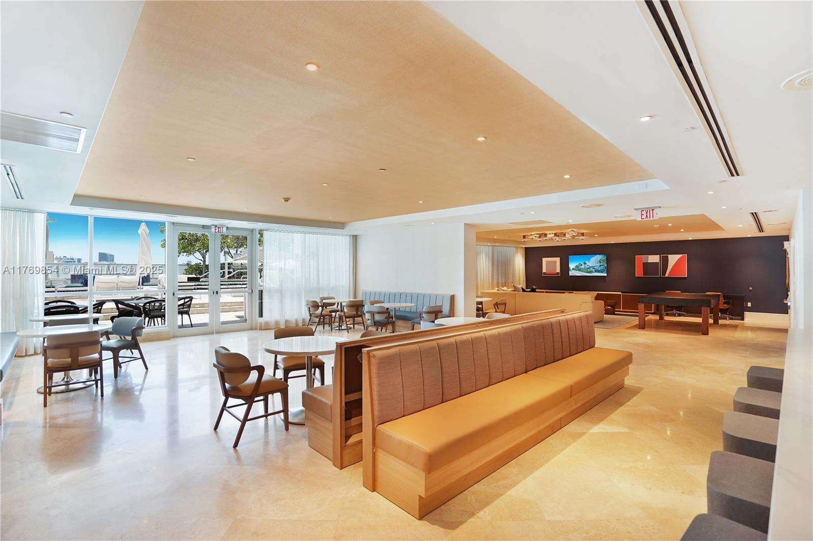Fontainebleau 2 at 4401 Collins Ave, Miami Beach, FL 33140 - For Sale photo 44