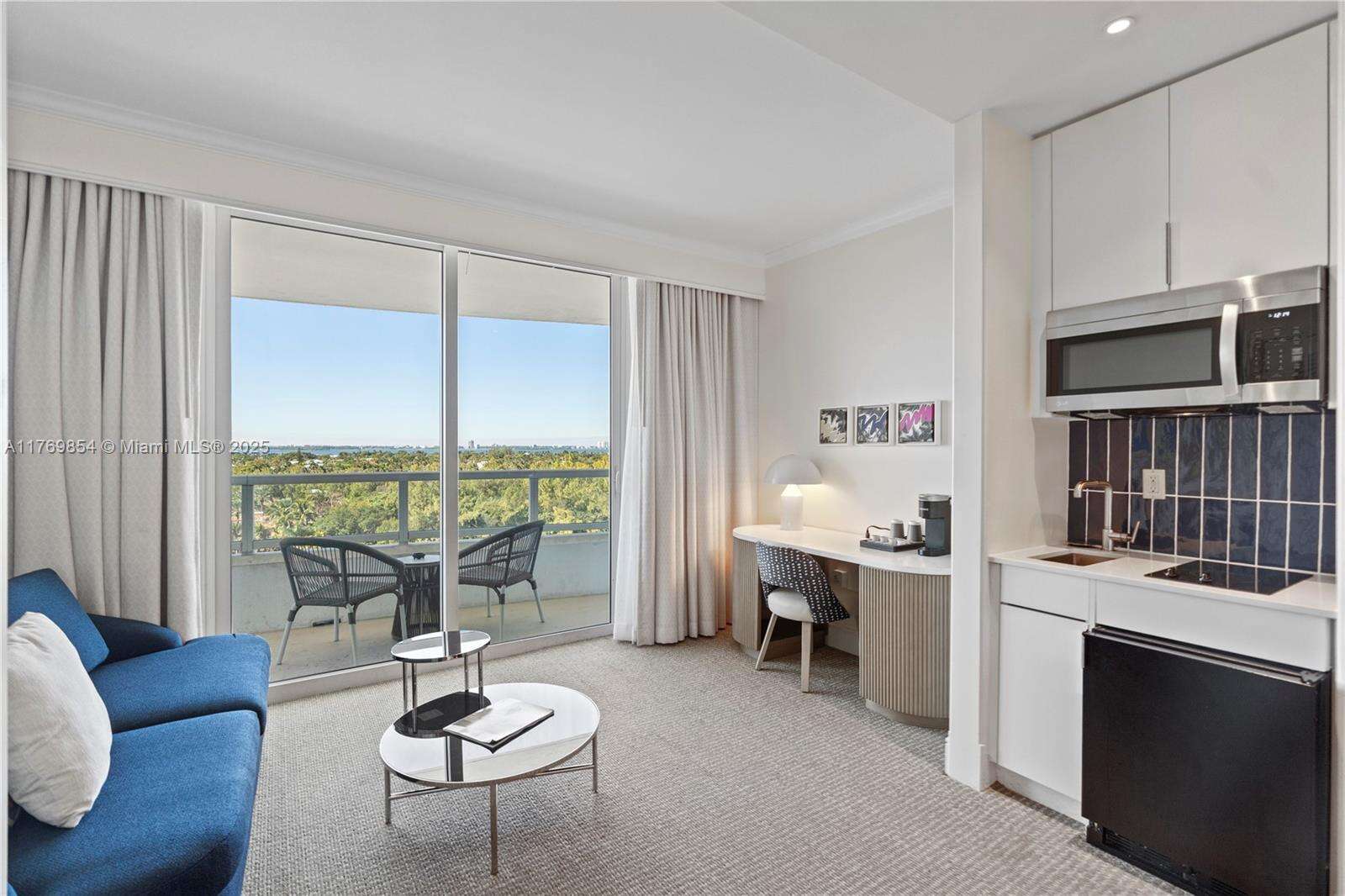 Fontainebleau 2 at 4401 Collins Ave, Miami Beach, FL 33140 - For Sale photo 6