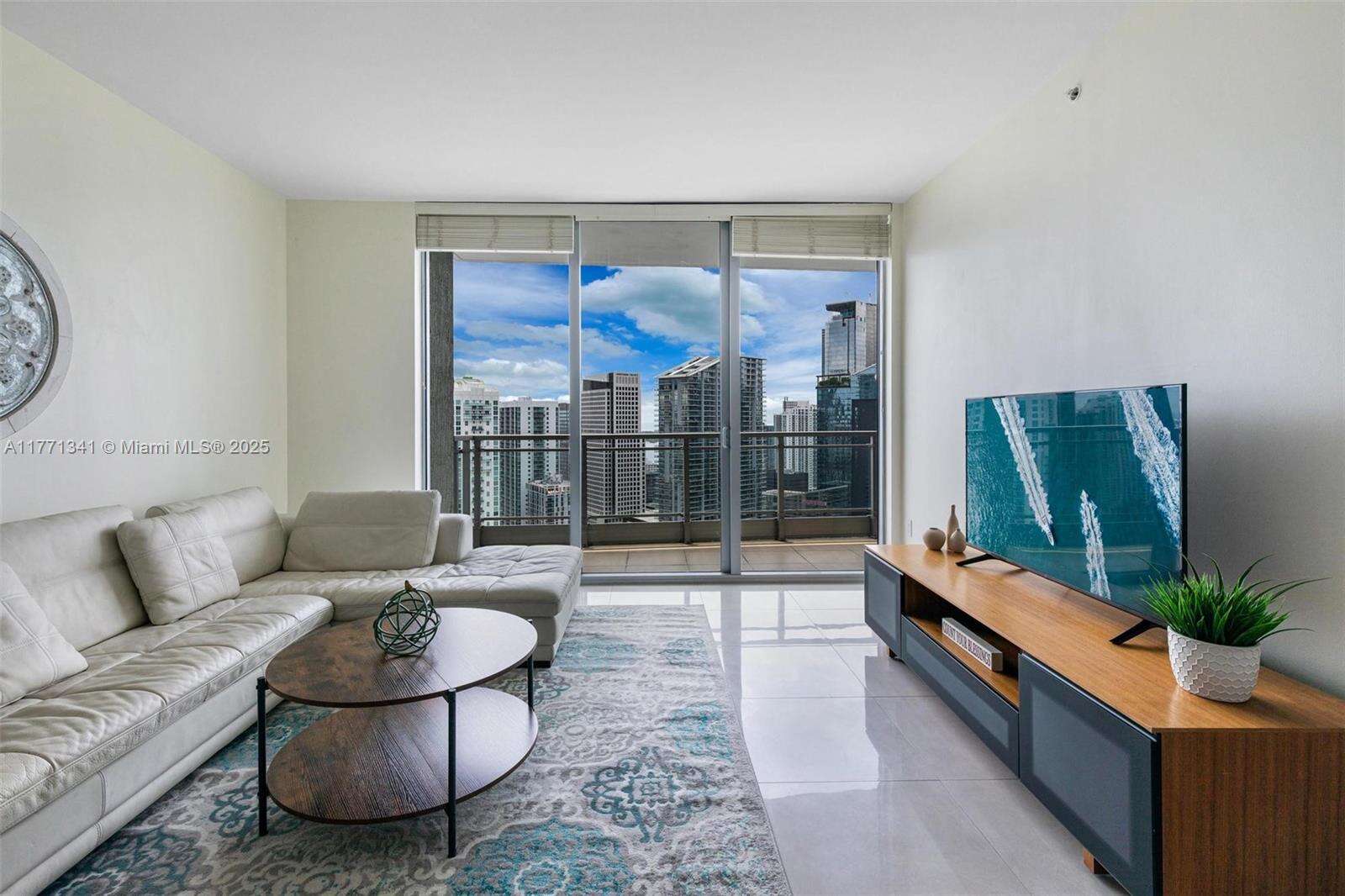 The Ivy at 90 3 St, Miami, FL 33130 - For Sale photo 4