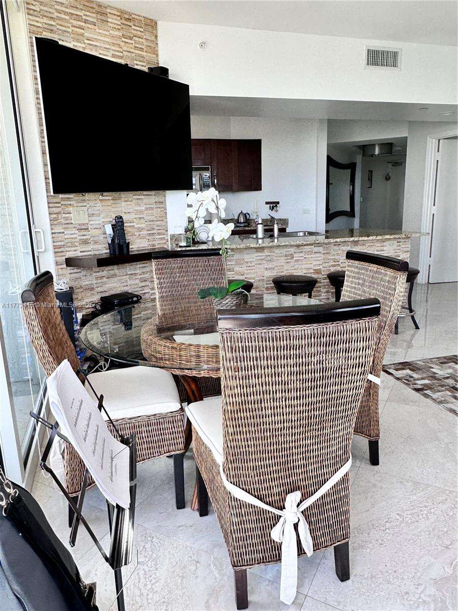 Turnberry Village South at 19900 Country Club Dr, Aventura, FL 33180 - For Sale photo 17