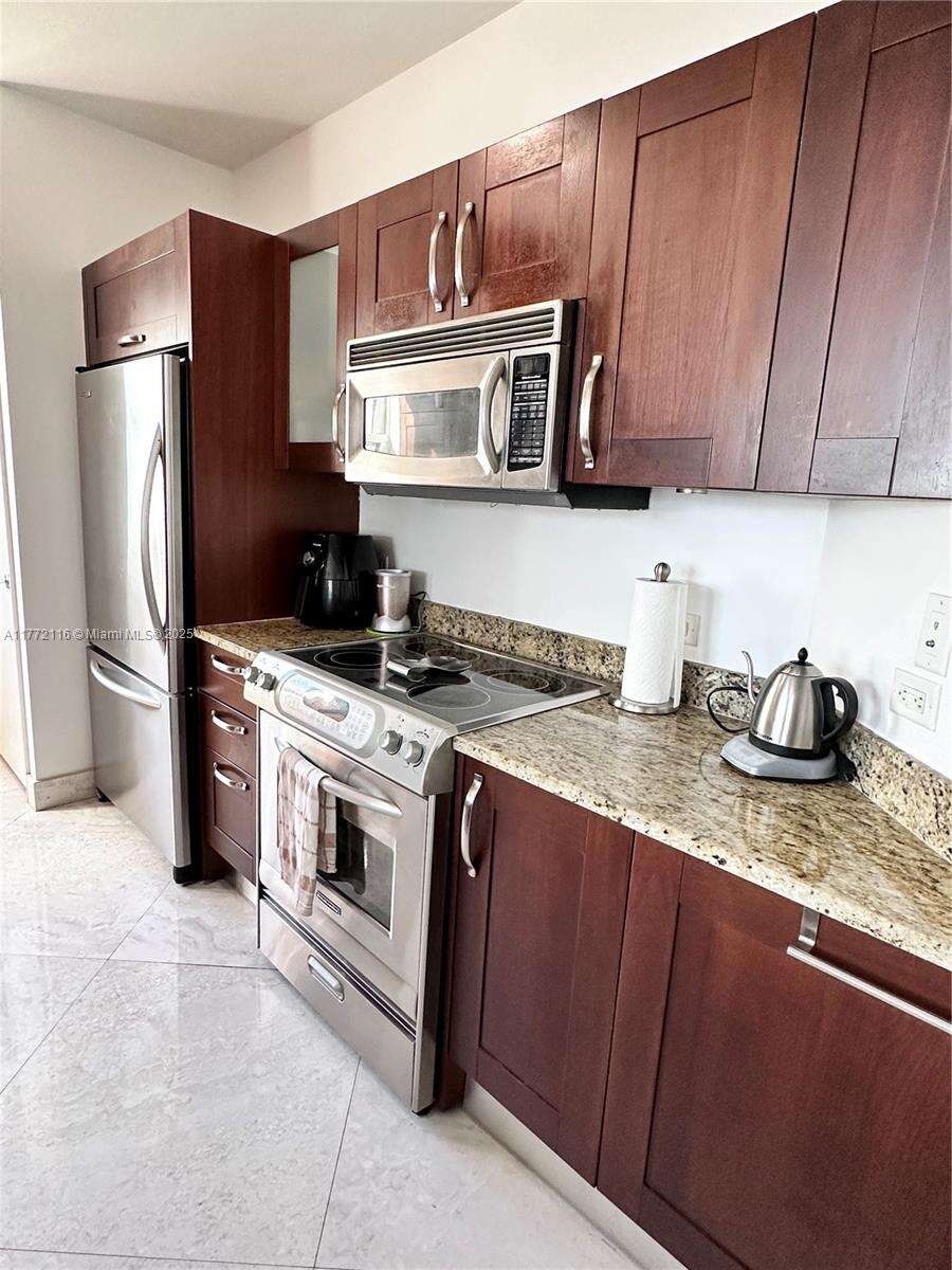 Turnberry Village South at 19900 Country Club Dr, Aventura, FL 33180 - For Sale photo 18