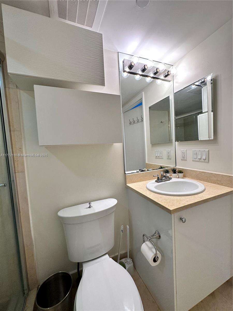 Turnberry Village South at 19900 Country Club Dr, Aventura, FL 33180 - For Sale photo 32