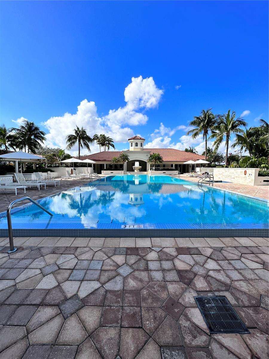 Turnberry Village South at 19900 Country Club Dr, Aventura, FL 33180 - For Sale photo 35