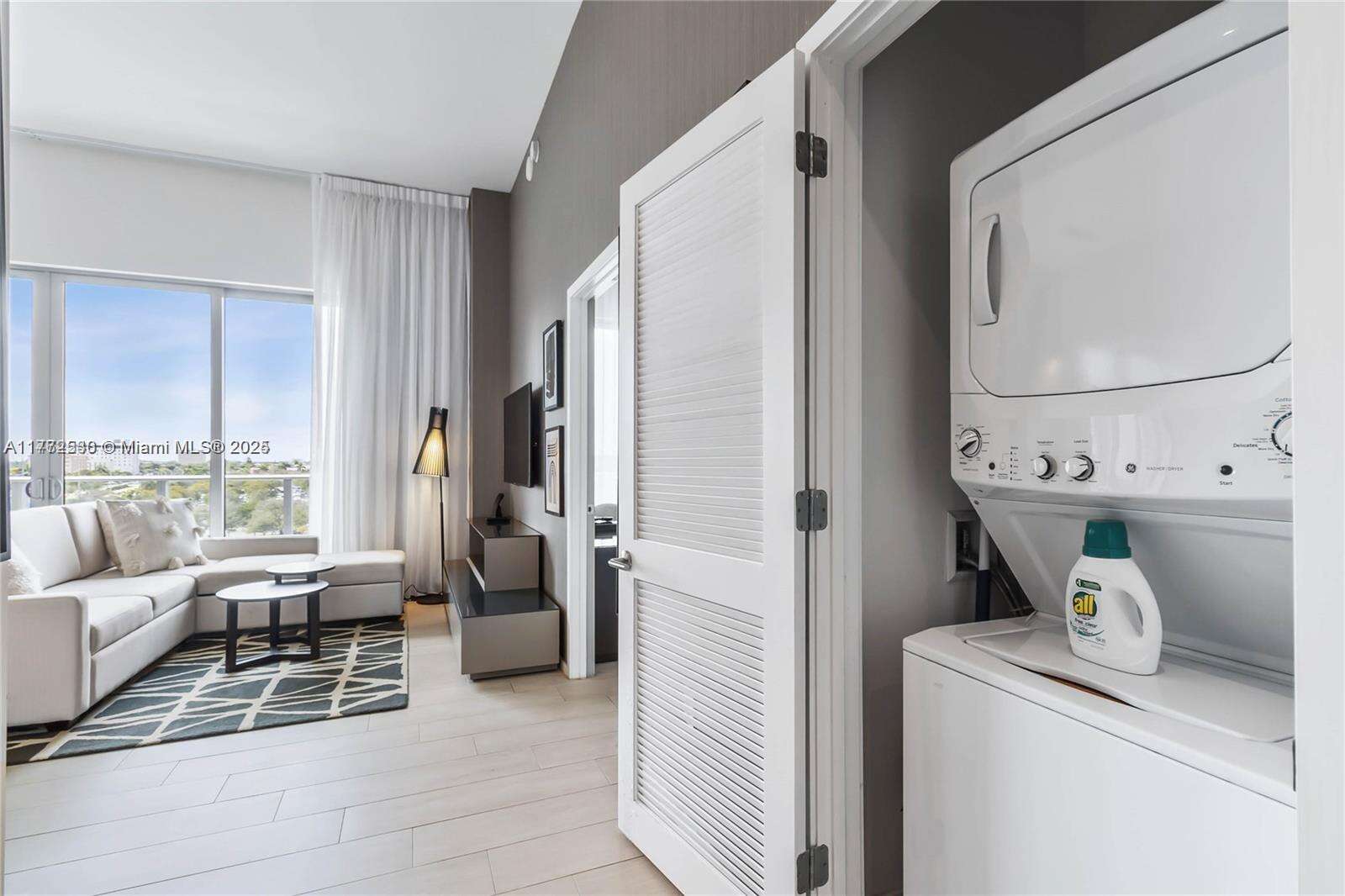 Hyde Beach House at 4010 Ocean Dr, Hollywood, FL 33019 - For Sale photo 3