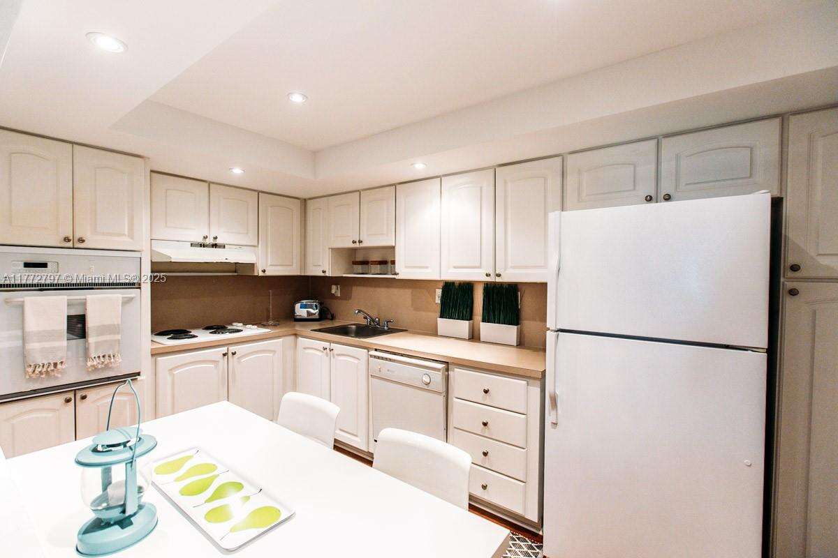 Ocean Reserve at 19370 Collins Ave, Sunny Isles Beach, FL 33160 - For Sale photo 10