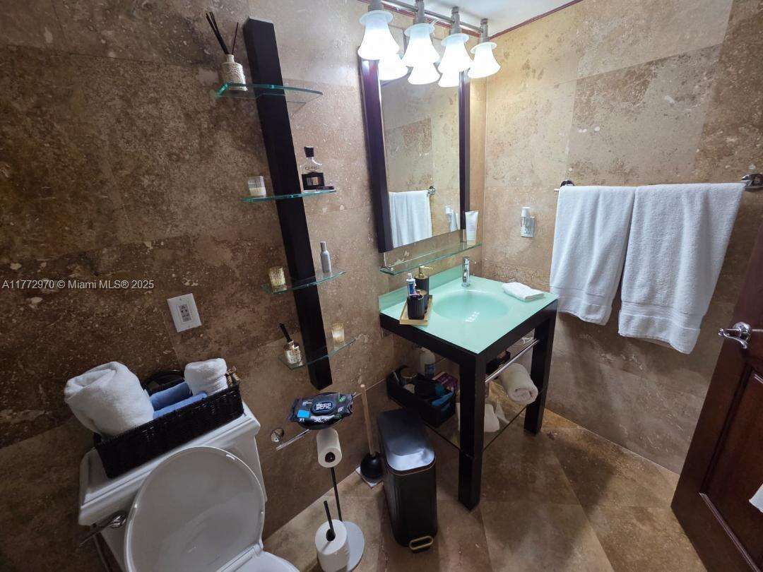 La Perla at 16699 Collins Ave, Sunny Isles Beach, FL 33160 - For Sale photo 11