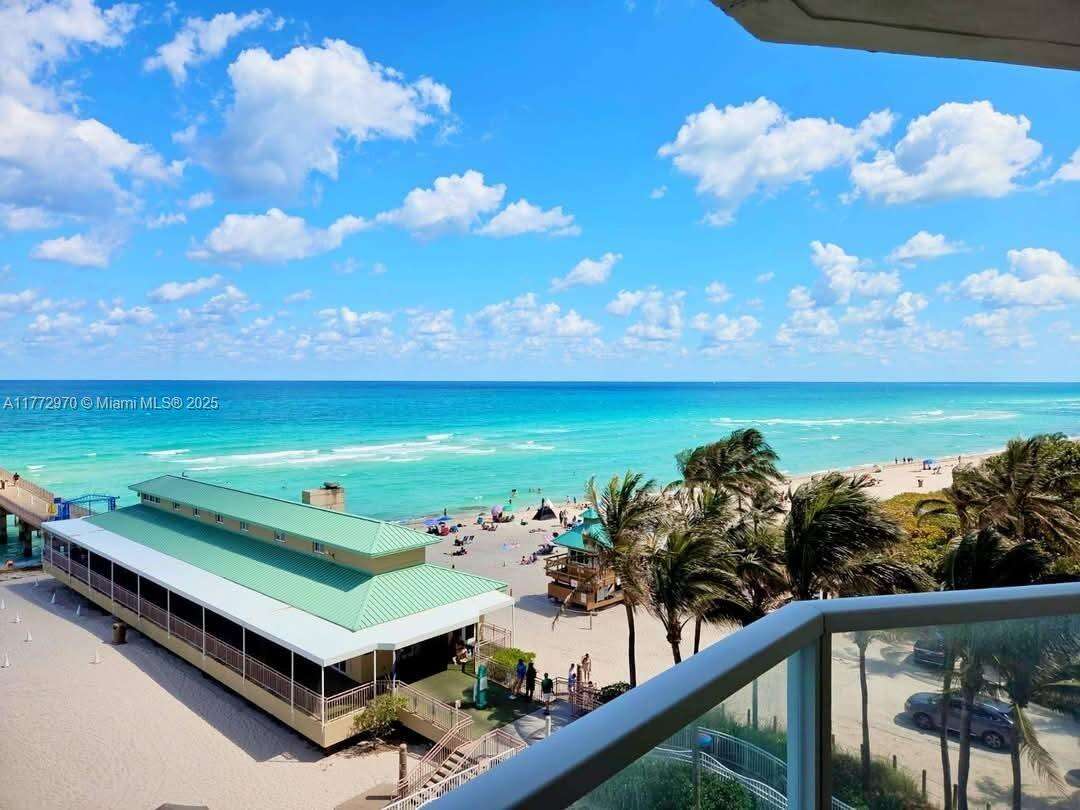La Perla at 16699 Collins Ave, Sunny Isles Beach, FL 33160 - For Sale photo 20