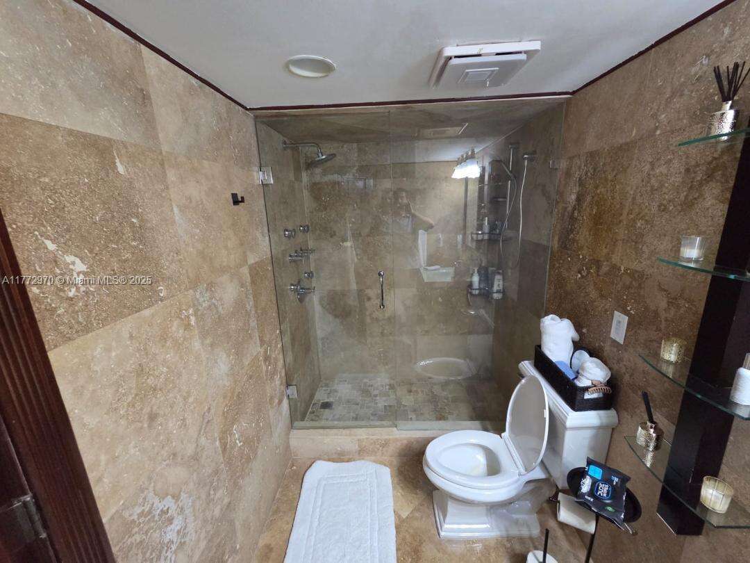 La Perla at 16699 Collins Ave, Sunny Isles Beach, FL 33160 - For Sale photo 9