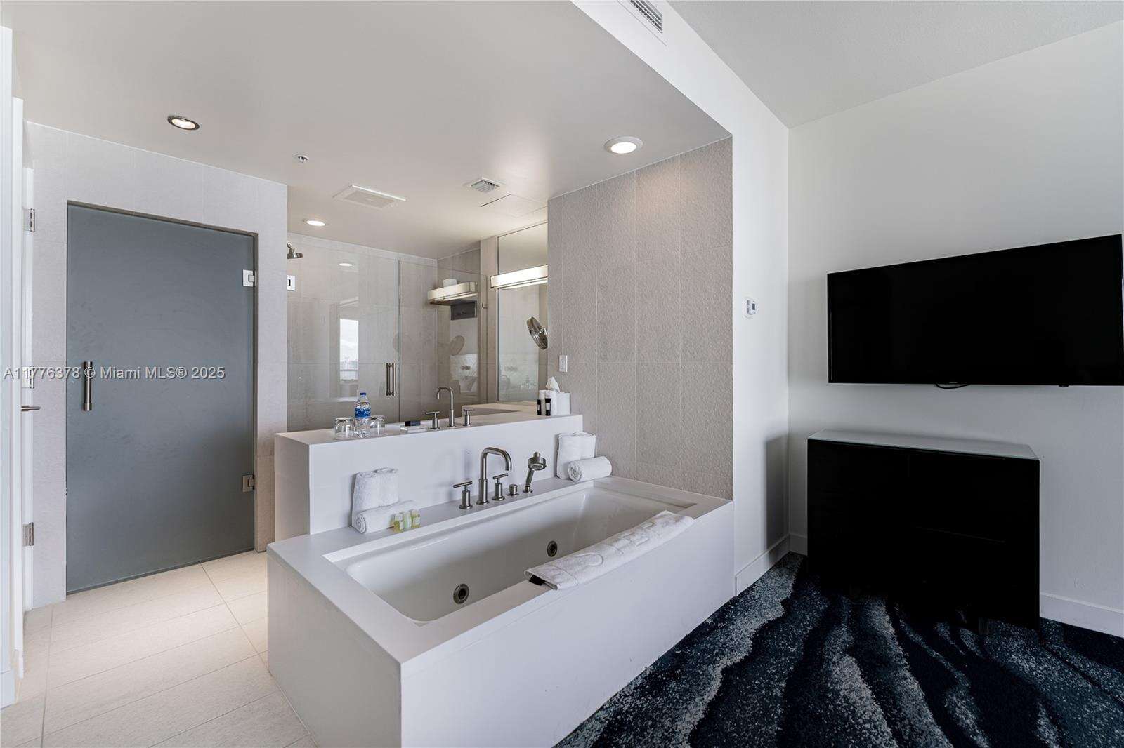 The W Hotel Residences at 3101 Bayshore Dr, Fort Lauderdale, FL 33304 - For Sale photo 23