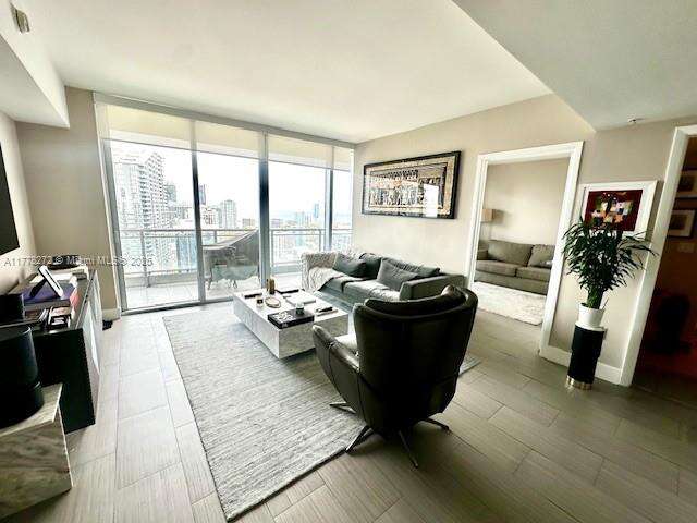Mint at 92 3 St, Miami, FL 33130 - For Sale photo 4