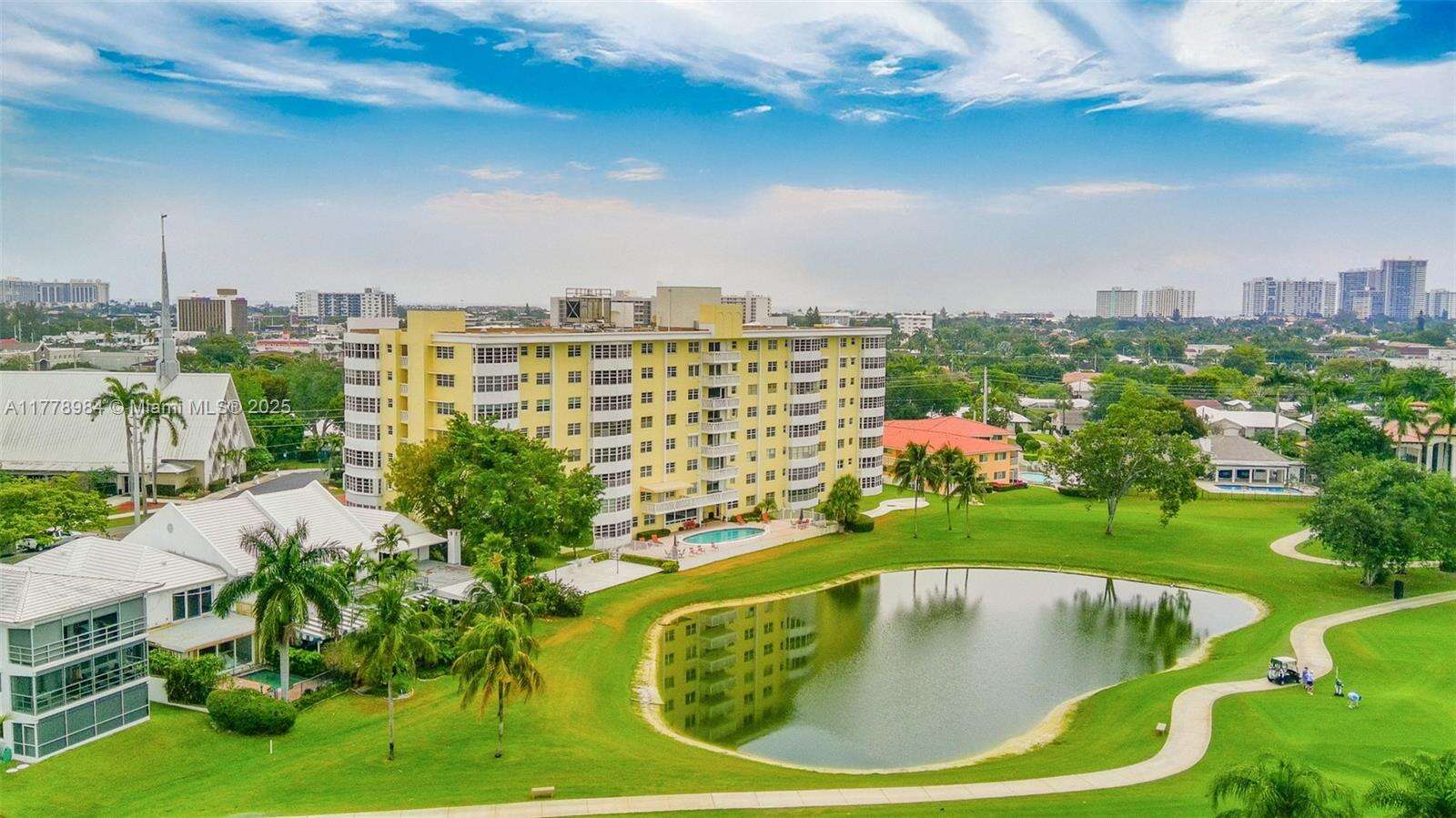 Country Club Towers Condos for Sale & Rent | Picture 1