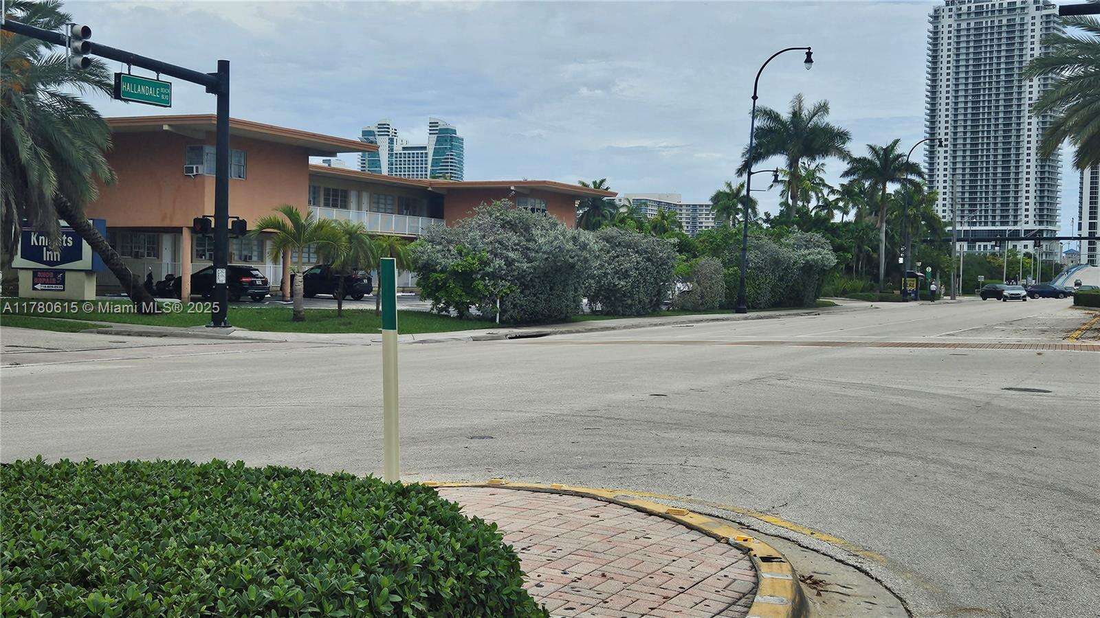 The Diplomat Golf Racquet Club Resort Condos for Sale & Rent | Picture 1
