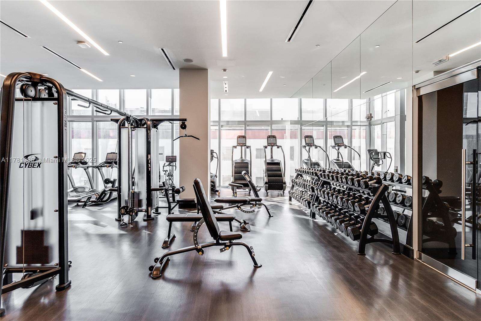 Paramount Miami Worldcenter at 851 1 Ave, Miami, FL 33132 - For Sale photo 15