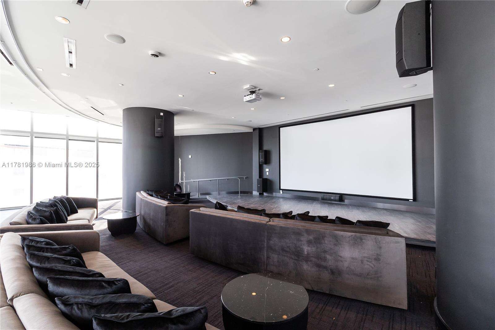 Paramount Miami Worldcenter at 851 1 Ave, Miami, FL 33132 - For Sale photo 17